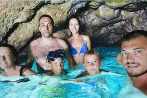 Au départ de Hvar : Visite privée des îles Pakleni, de la grotte bleue et de Vis....