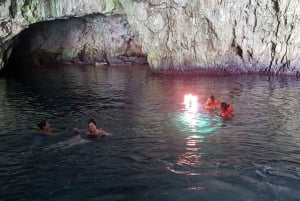 Fra Hvar: Uforglemmelig tur til øen Vis og den blå grotte