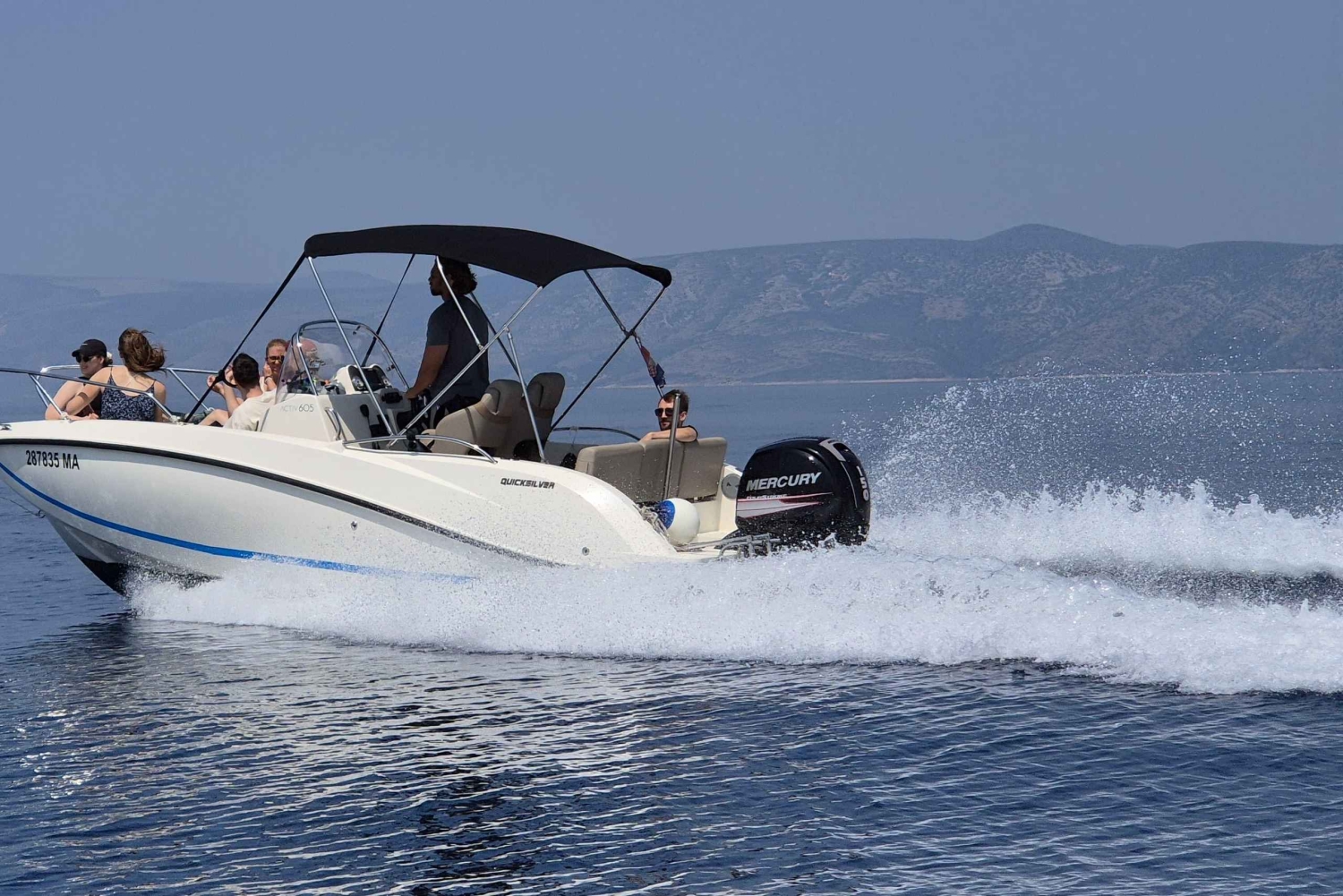 Makarskasta: Hvarin ja Bračin saari : Päiväretki pikaveneellä