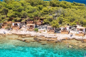 Makarskasta: Hvarin ja Bračin saari : Päiväretki pikaveneellä