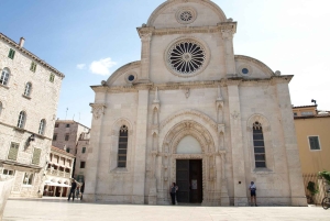 Från Makarska: Krka vattenfall & Šibenik dagsutflykt