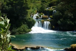 Fra Makarska: Krka-vandfald og dagsudflugt til Šibenik