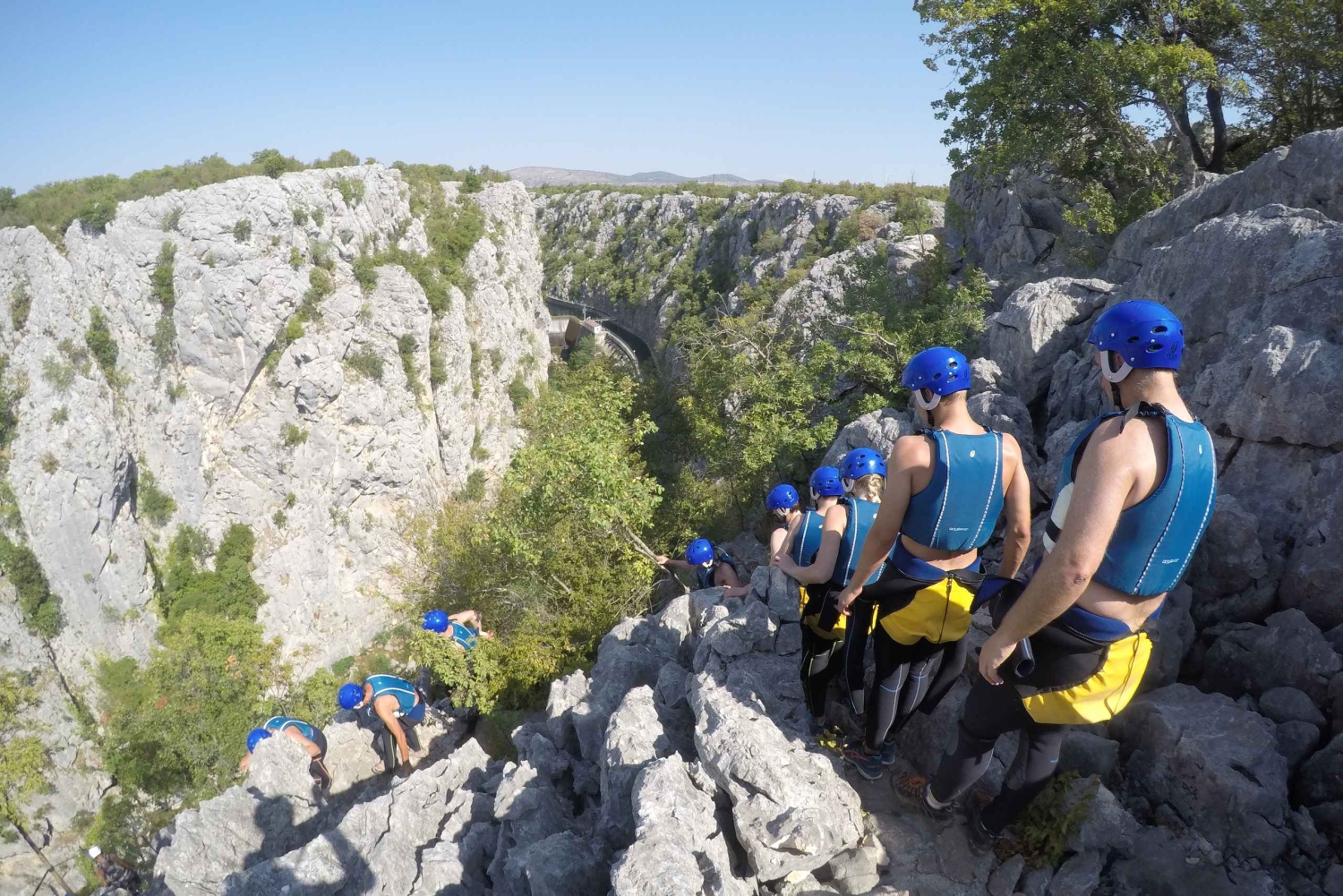 De Omis: canyoning básico no rio Cetina / fotos grátis
