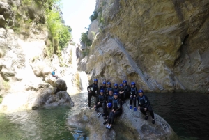 De Omis: canyoning básico no rio Cetina / fotos grátis