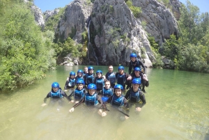 De Omis: canyoning básico no rio Cetina / fotos grátis
