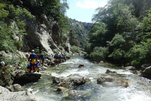 Omišista: Cetina River Canyoning lisensoidun opettajan kanssa