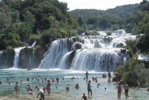 Från Omiš: Krkas vattenfall & Trogir – rundtur i liten grupp