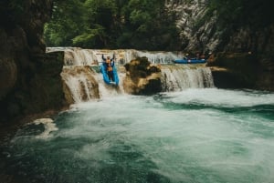 Från Slunj: Kajakpaddling i Plitvice och Mreznica vattenfall