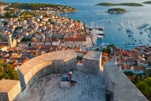 Från Split: Blå grottan och 6 öar - båttur med snorkling