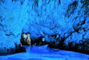 Desde Split: Excursión a la Cueva Azul y las 5 islas