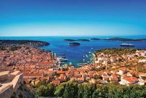 Vanuit Split: Blauwe grot, Hvar, Mamma Mia, rondvaart 5 eilanden