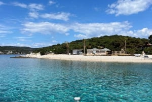 Desde Split: Cueva Azul, Hvar y Mamma Mia, excursión por 5 islas