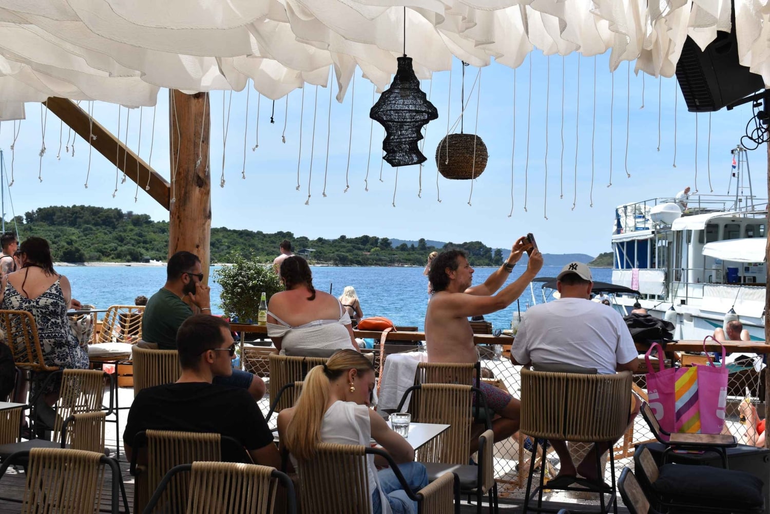 Fra Split: Bådtur til Den Blå Lagune og øerne med frokost