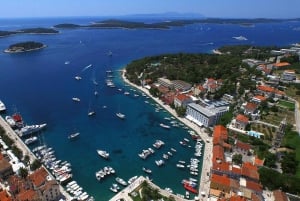 Vanuit Split: dagtour Blue Lagoon, Hvar en Trogir