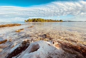 De Split: Passeio de lancha pela Lagoa Azul, Šolta e Trogir