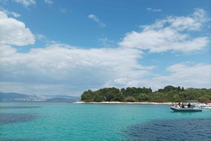 De Split: Passeio de lancha pela Lagoa Azul, Šolta e Trogir