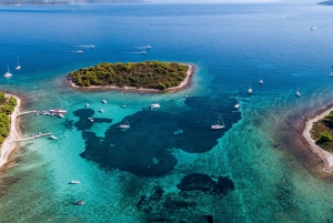 From Split: Blue Lagoon, Trogir and 3 Islands Speedboat Ride