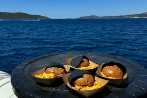 Desde Split: Laguna Azul y Museo Submarino (almuerzo y bebidas)