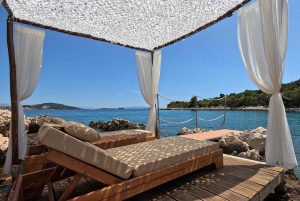 Desde Split: Laguna Azul y Museo Submarino (almuerzo y bebidas)