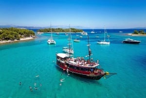 Desde Split: Laguna Azul y Museo Submarino (almuerzo y bebidas)