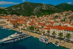 クロアチア、スプリト発：青の洞窟＆フヴァル島 5 島ツアー