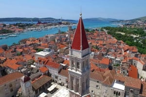 Desde Split: tour de medio día Laguna Azul y Trogir