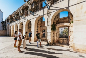 Vanuit Split: rondleiding van een halve dag door Split en Trogir met kleine groepen
