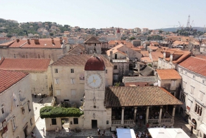 De Split: Excursão de meio dia ao centro histórico de Trogir em um pequeno grupo