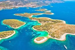 From Split: Island Diving & Blue Cave Tour with Lunch