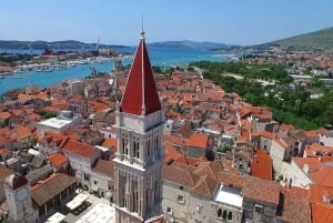 Vanuit Split: Krka watervallen cruise & Trogir wandeltour