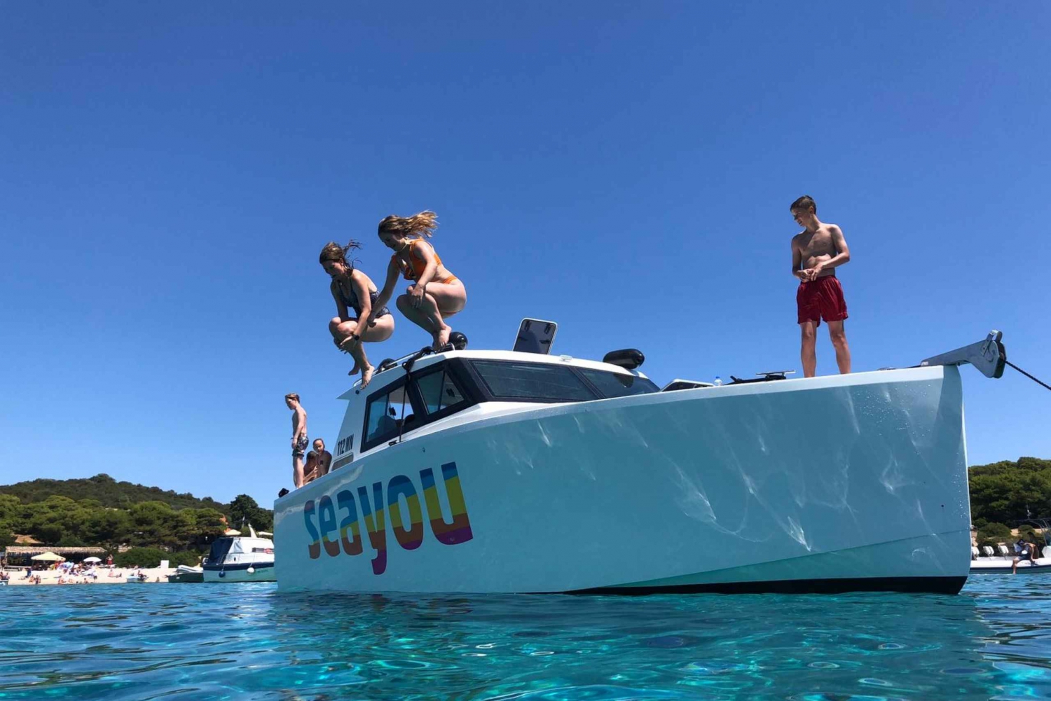 Ze Splitu: rejs luksusową łodzią kabinową do Błękitnej Jaskini i Hvaru