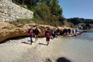Desde Split: Excursión en barco de lujo con cabina a la Cueva Azul y Hvar