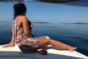 Depuis Split : Excursion en bateau à cabine de luxe vers la grotte bleue et Hvar