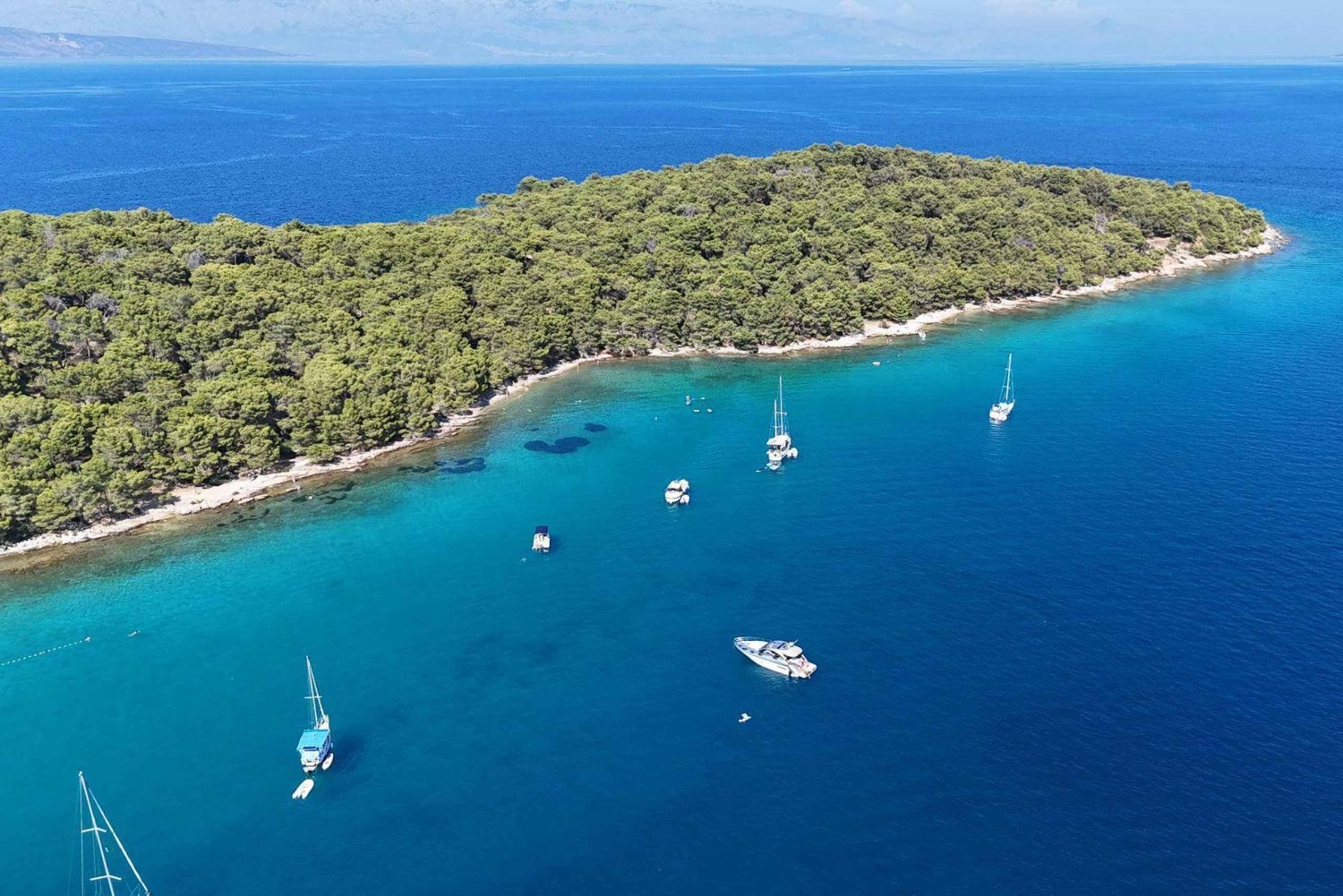 Au départ de Split : aventure d'une journée en bateau pour petits groupes