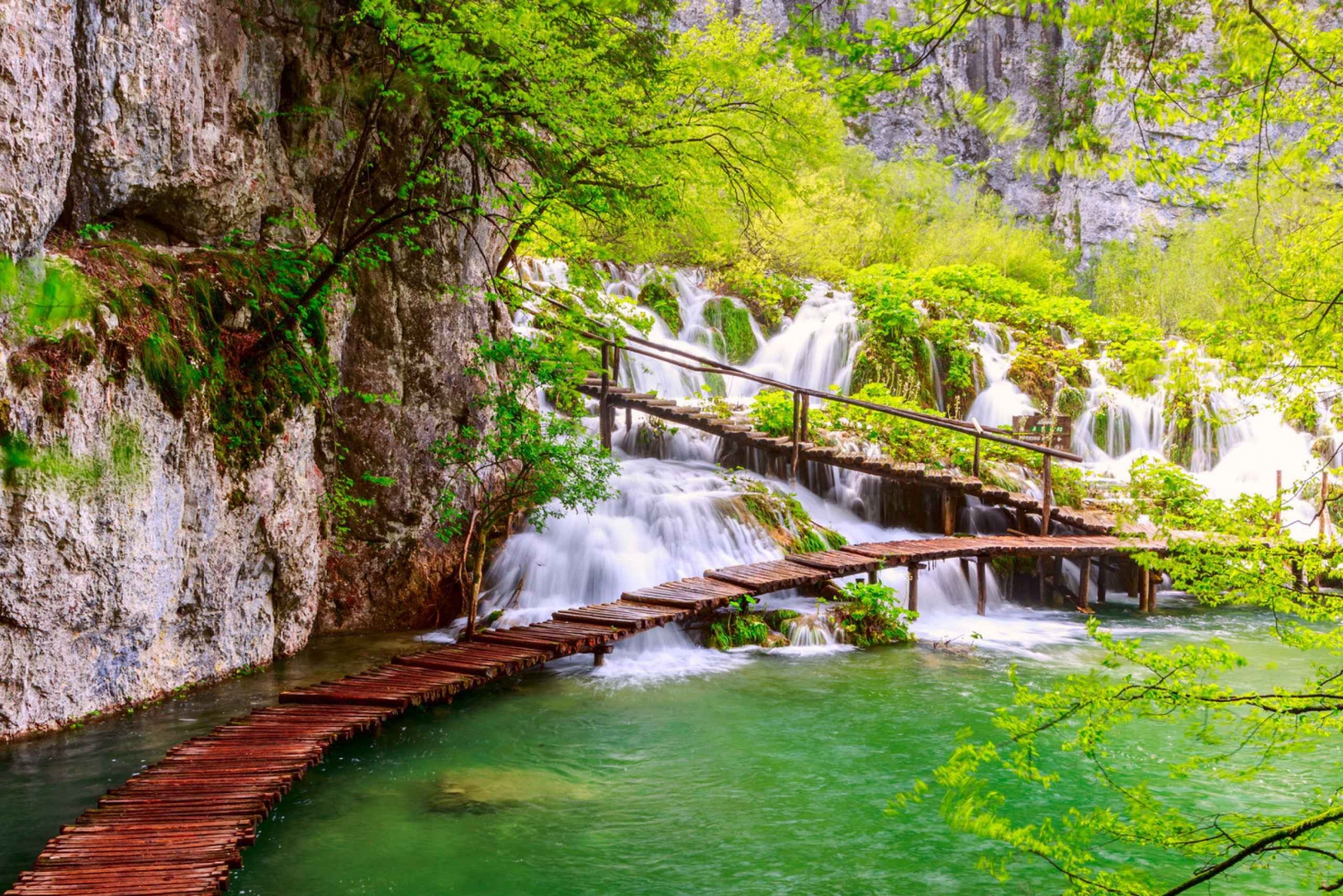 From Split or Trogir: Plitvice Lakes Full-Day Guided Tour