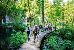 De Split: Traslado de Zagreb e excursão aos Lagos Plitvice