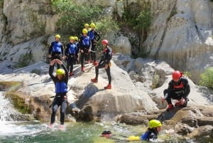 Fra Split eller Zadvarje: Ekstrem canyoning på Cetina-floden