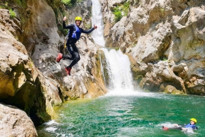 Fra Split eller Zadvarje: Ekstrem canyoning på Cetina-floden