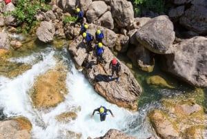 Fra Split eller Zadvarje: Ekstrem canyoning på Cetina-floden