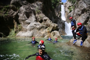 Fra Split eller Zadvarje: Extreme Canyoning på Cetina-floden