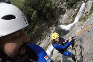 Från Split eller Zadvarje: Extrem kanjonåkning på Cetina-floden