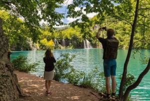 Desde Split: Excursión de un día con guía a los Lagos de Plitvice