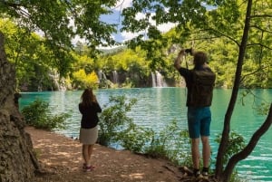 De Split: Excursão de um dia com guia de turismo aos Lagos Plitvice