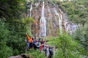 De Split: Excursão de um dia com guia de turismo aos Lagos Plitvice