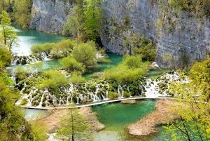 De Split: Excursão de um dia com guia de turismo aos Lagos Plitvice