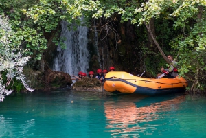 Split: Premium Rafting, grottutforskning, klipphoppning och picknick