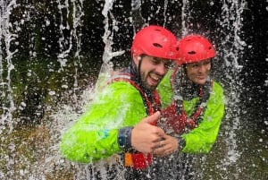 Split: Premium Rafting, grottutforskning, klipphoppning och picknick