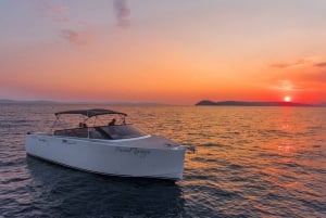 Ab Split: Motorbootfahrt bei Sonnenuntergang mit unbegrenzten Getränken