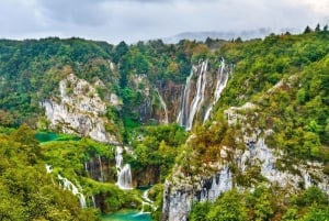 Fra Split: Transfer til Zagreb med stop ved Plitvice-søerne