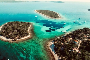 Från Split/Trogir: Blå lagunen & 2 öar halvdag Privat